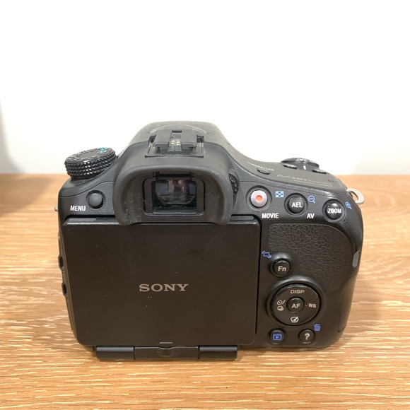 Sony Camera - Picture 3 of 7